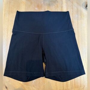 Tnaction aritzia biker shorts